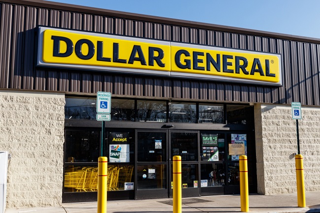 How Old Do You have to Work at Dollar General